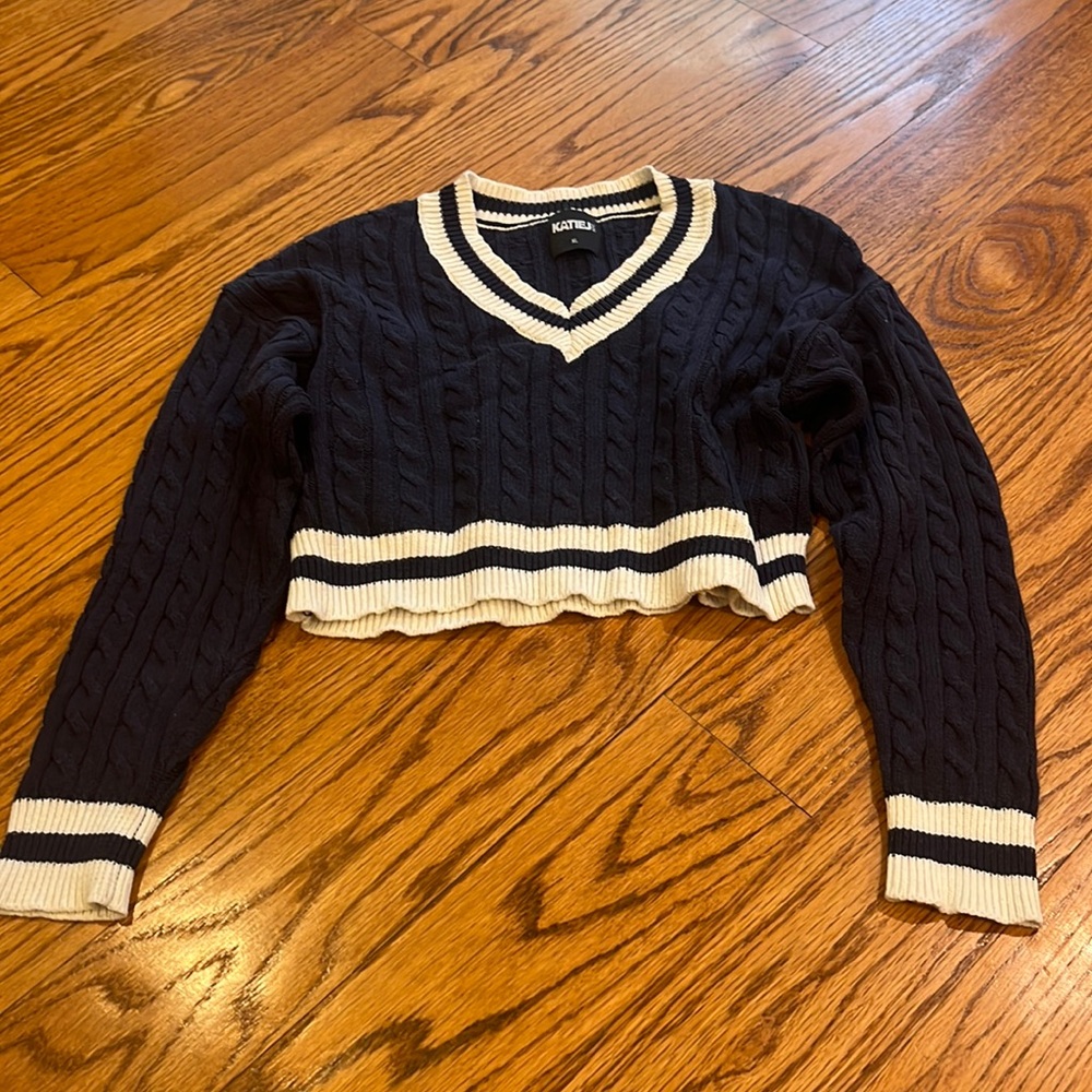 Katie J NYC Girl’s Navy and White Sweater Size XL